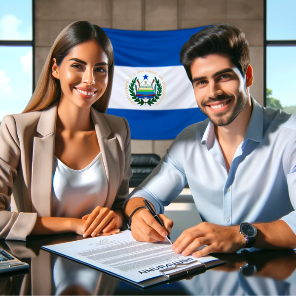 Cree una imagen de aspecto panorámico en la que aparezca una atractiva pareja salvadoreña sonriendo y firmando un contrato de seguro. El entorno es profesional pero acogedor, con mucha luz natural. La pareja, elegantemente vestida, está sentada ante un escritorio moderno y elegante. Sobre el escritorio se ve claramente un documento de seguro que simboliza un "Seguro de Repatriación por Fallecimiento para Salvadoreños Residentes en España". Al fondo, sutilmente incorporada, está la bandera de El Salvador, añadiendo un toque de orgullo nacional a la escena. Asegúrate de que el entorno refleje confianza y seguridad, con elementos como un amable agente de seguros, una moderna decoración de oficina y plantas. Incluya la URL https://www.segurodedecesos.top/ en la esquina inferior derecha de la imagen con una fuente elegante y no intrusiva.